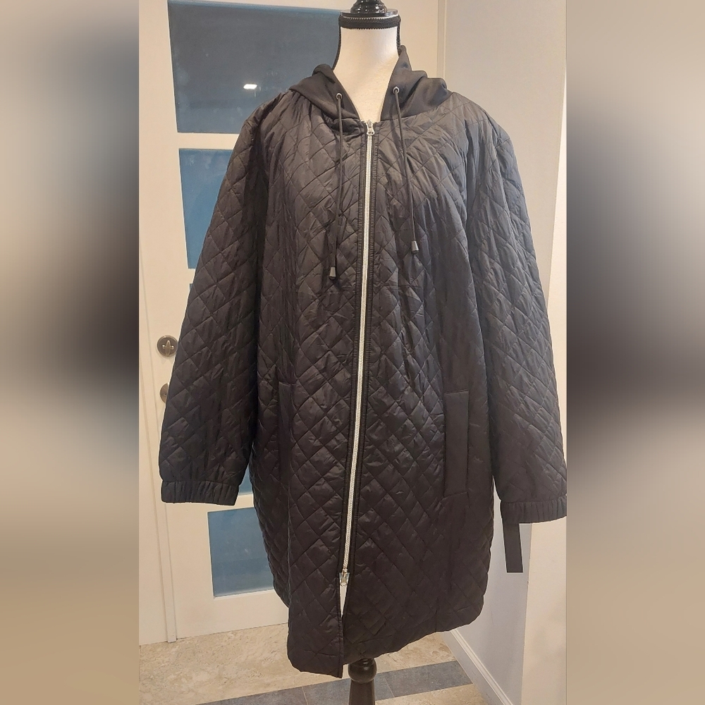 Elegant Black Quilted Hooded Coat - Picture 1 of 15